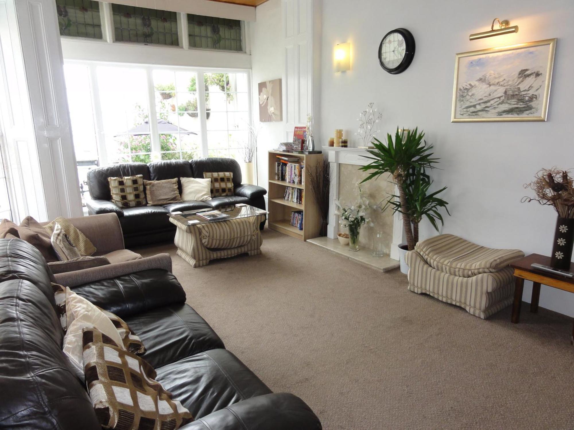 Edelweiss Guest House Douglas Bagian luar foto