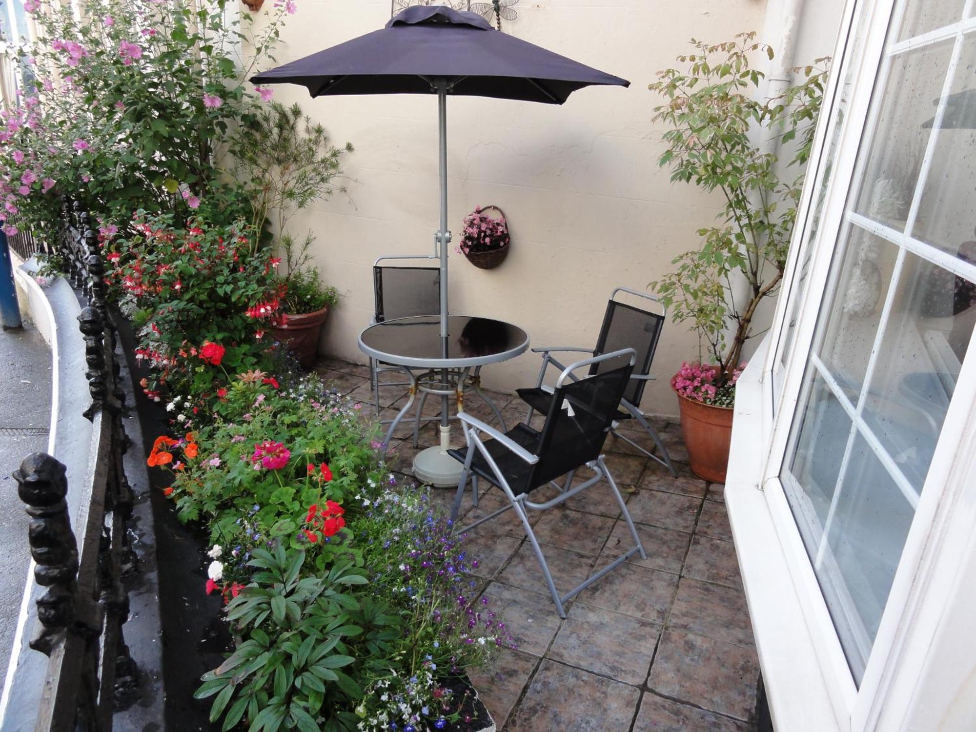 Edelweiss Guest House Douglas Bagian luar foto
