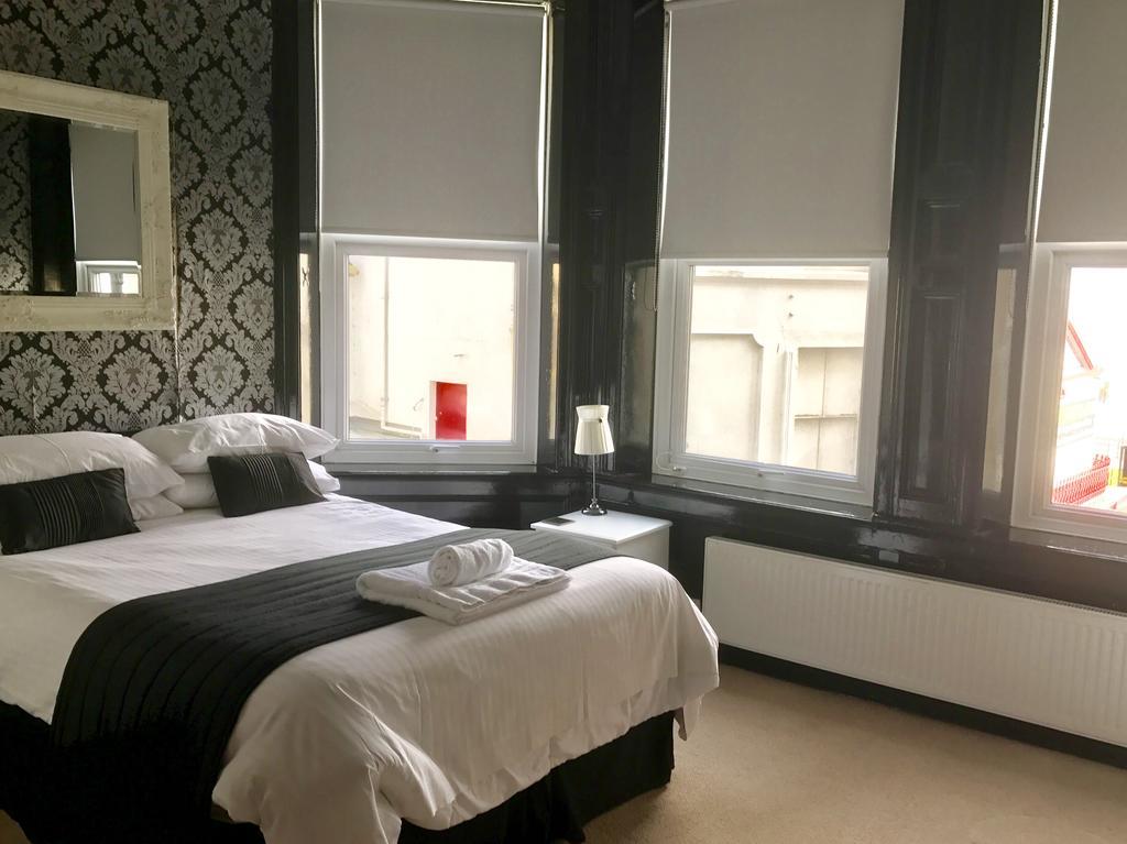Edelweiss Guest House Douglas Bagian luar foto
