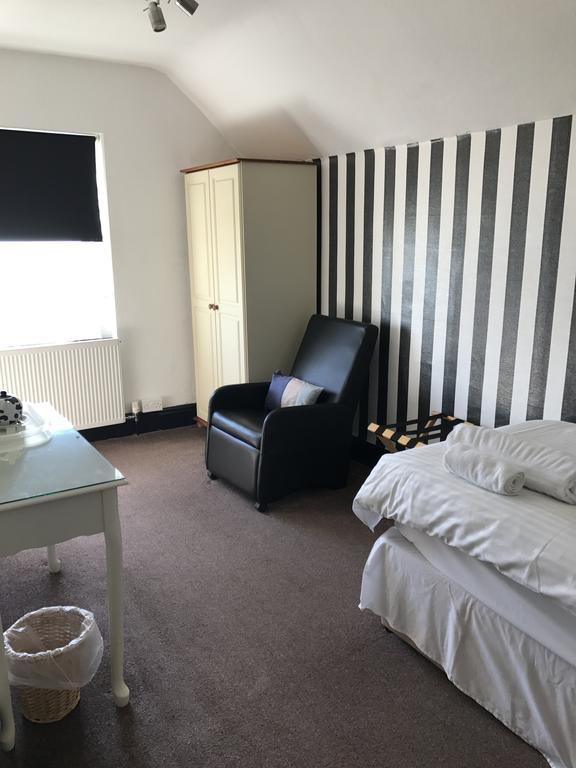 Edelweiss Guest House Douglas Bagian luar foto