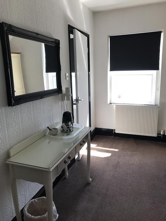 Edelweiss Guest House Douglas Bagian luar foto