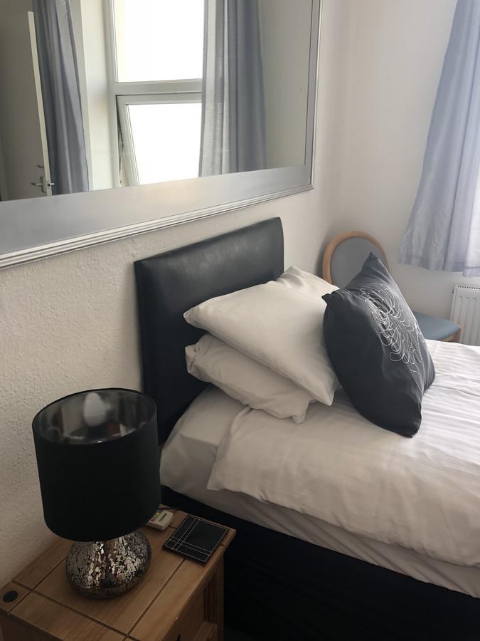 Edelweiss Guest House Douglas Bagian luar foto